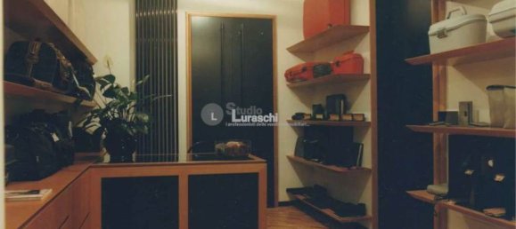 Коммерческая недвижимость с 2 комнатами в Бардзано, Италия № 75800 14