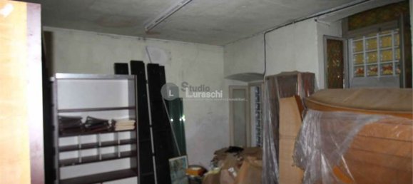 Коммерческая недвижимость с 2 комнатами в Бардзано, Италия № 75800 10