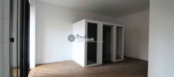 Коммерческая недвижимость с 2 комнатами в Бардзано, Италия № 75800 6