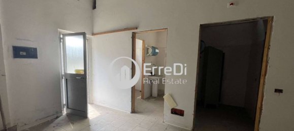 2-salle Propriété commerciale à Verano Brianza, Italy No. 138963 5