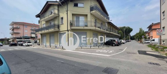 2-salle Propriété commerciale à Verano Brianza, Italy No. 138963 2