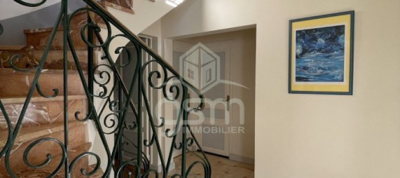 5 bedrooms Villa in Montbazon, France No. 232651 7