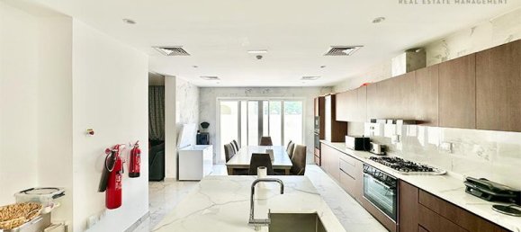 Adosado de 5 dormitorios en Al Hamra Village, UAE No. 17687 8