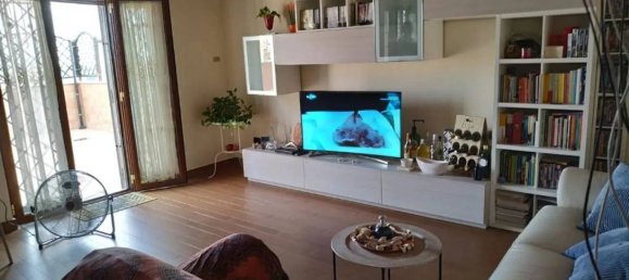 2 bedrooms Apartment in Mugnano di Napoli, Italy No. 264659 4