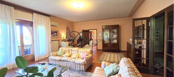 8 Schlafzimmer Villa in Capannori, Italy, Nr. 295174 11