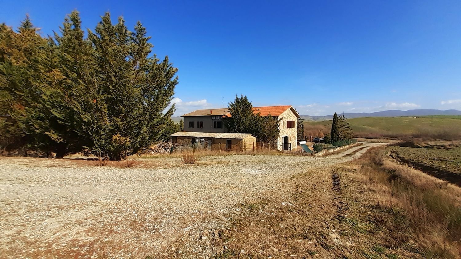 15 rooms House in Castiglione d'Orcia, Italy No. 66159