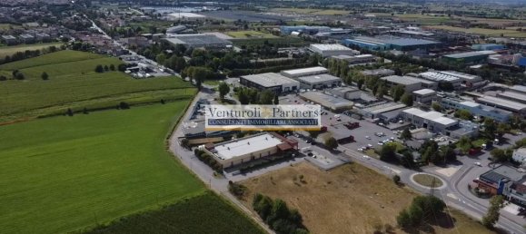 Almacén en Lonato del Garda, Italy 1400 m² No. 277423 8