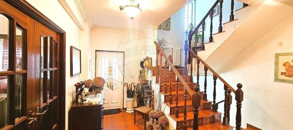 5 bedrooms House in Almada, Portugal No. 166411 3