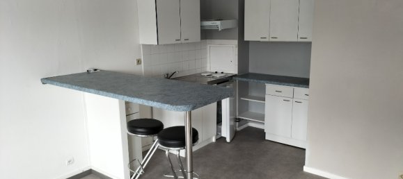 Studio in Compiegne, France No. 251884 3