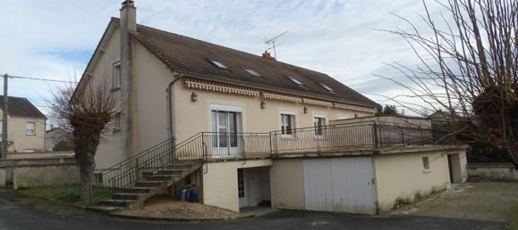 Edificio de 13 habitaciónes en Gien, France No. 241263 3