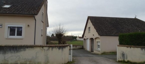 Edificio de 13 habitaciónes en Gien, France No. 241263 8