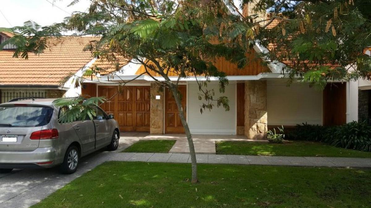 Casa de 3 dormitorios en Mar del Plata, Argentina No. 91161