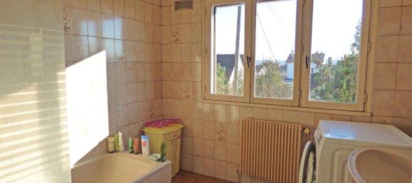 3 bedrooms House in Gagny, France No. 184398 8