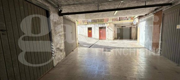 Гараж 35м² в Марино, Италия № 275477 9