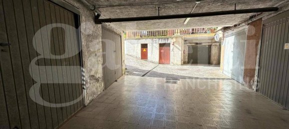 Гараж 35м² в Марино, Италия № 275477 10