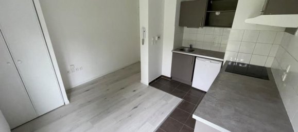 1 bedroom Apartment in Persan, France No. 183691 2