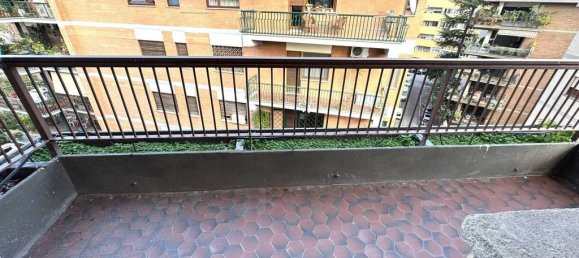 4 bedrooms Apartment in Rome, Italy No. 112403 8
