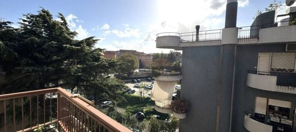 4 bedrooms Apartment in Rome, Italy No. 112403 18