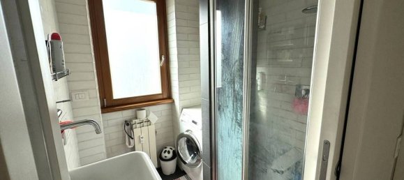 4 bedrooms Apartment in Rome, Italy No. 112403 21