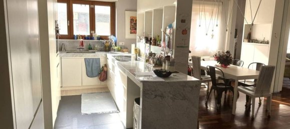 4 bedrooms Apartment in Rome, Italy No. 112403 39