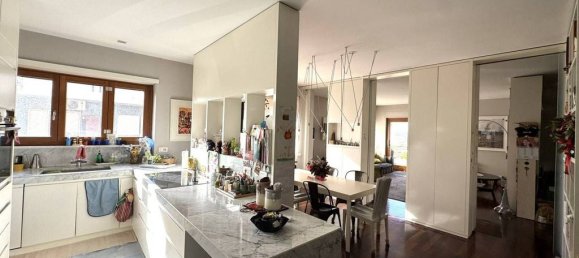4 bedrooms Apartment in Rome, Italy No. 112403 32