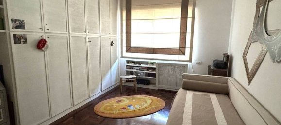 4 bedrooms Apartment in Rome, Italy No. 112403 3