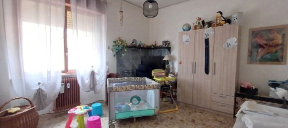 4-salle Appartement à Vignola, Italy No. 286315 7