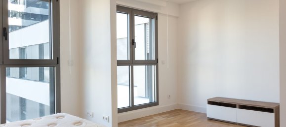 3 bedrooms Apartment in Madrid, Spain No. 178945 11