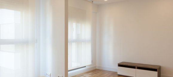 3 bedrooms Apartment in Madrid, Spain No. 178945 6