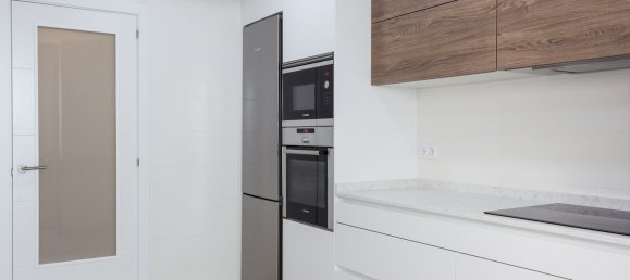 3 bedrooms Apartment in Madrid, Spain No. 178945 9