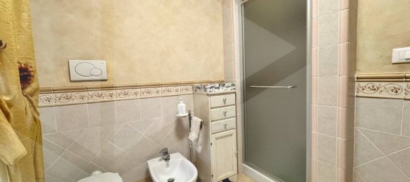 Квартира с 6 комнатами в Понсакко, Италия № 20646 19