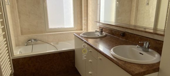 4 bedrooms House in Tours, France No. 72878 8