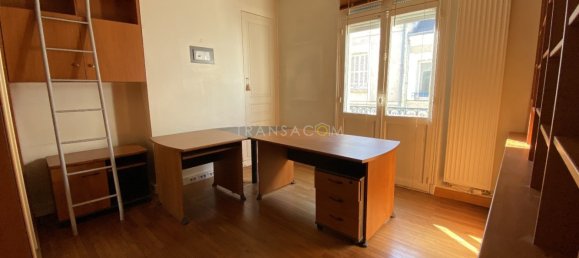 4 bedrooms House in Tours, France No. 72878 9