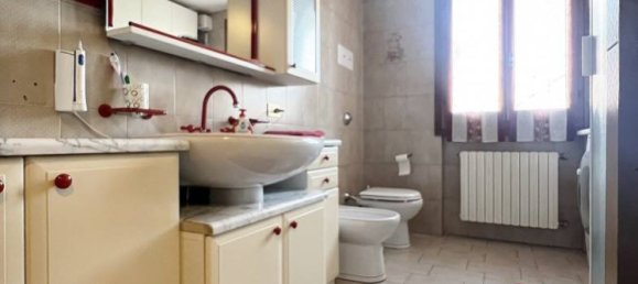 3 bedrooms House in Piombino Dese, Italy No. 291374 11