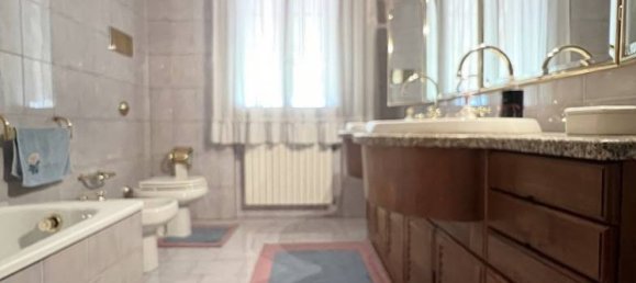 3 bedrooms House in Piombino Dese, Italy No. 291374 9