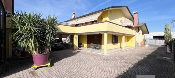 3 bedrooms House in Piombino Dese, Italy No. 291374 16