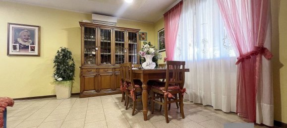 3 bedrooms House in Piombino Dese, Italy No. 291374 5