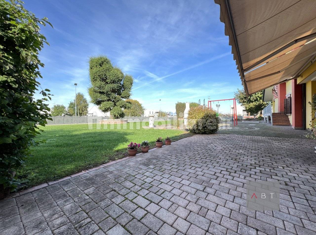 3 bedrooms House in Piombino Dese, Italy No. 291374