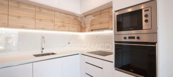 Villa de 4 dormitorios en Almada, Portugal No. 140015 2