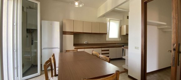 4 bedrooms Apartment in Vigonovo, Italy No. 355647 3