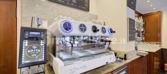 3 rooms Commercial property in Turin, Italy No. 211523 10