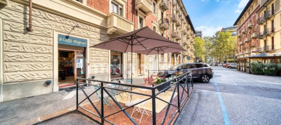 3 rooms Commercial property in Turin, Italy No. 211523 6