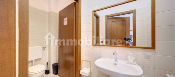 3 rooms Commercial property in Turin, Italy No. 211523 20