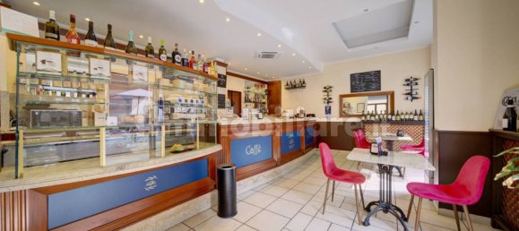 3 rooms Commercial property in Turin, Italy No. 211523 7