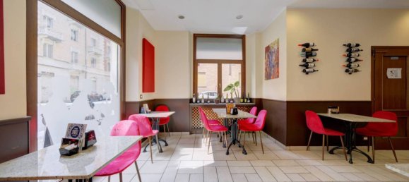 3 rooms Commercial property in Turin, Italy No. 211523 13