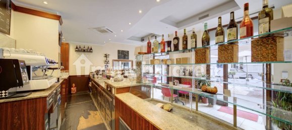 3 rooms Commercial property in Turin, Italy No. 211523 8