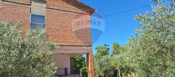 3 bedrooms House in Trevi, Italy No. 45930 4