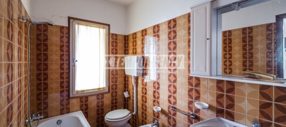 4 rooms House in Serramazzoni, Italy No. 372821 5