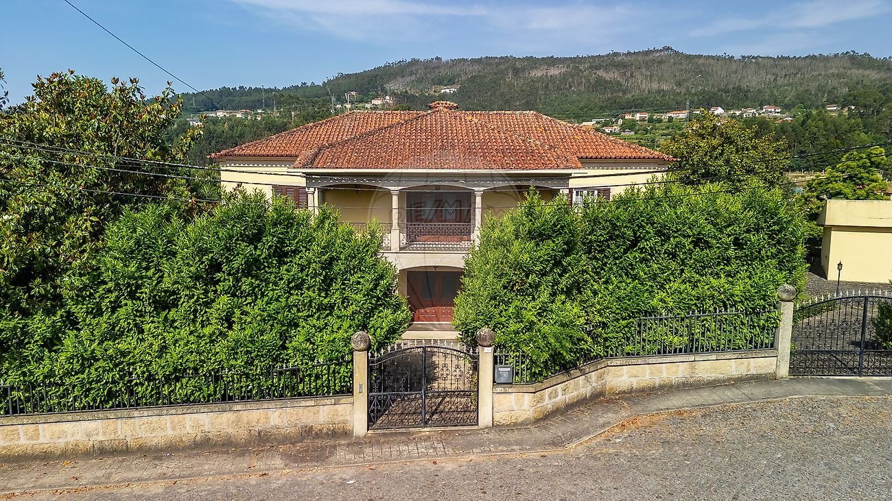 6 bedrooms House in Penafiel, Portugal No. 195053