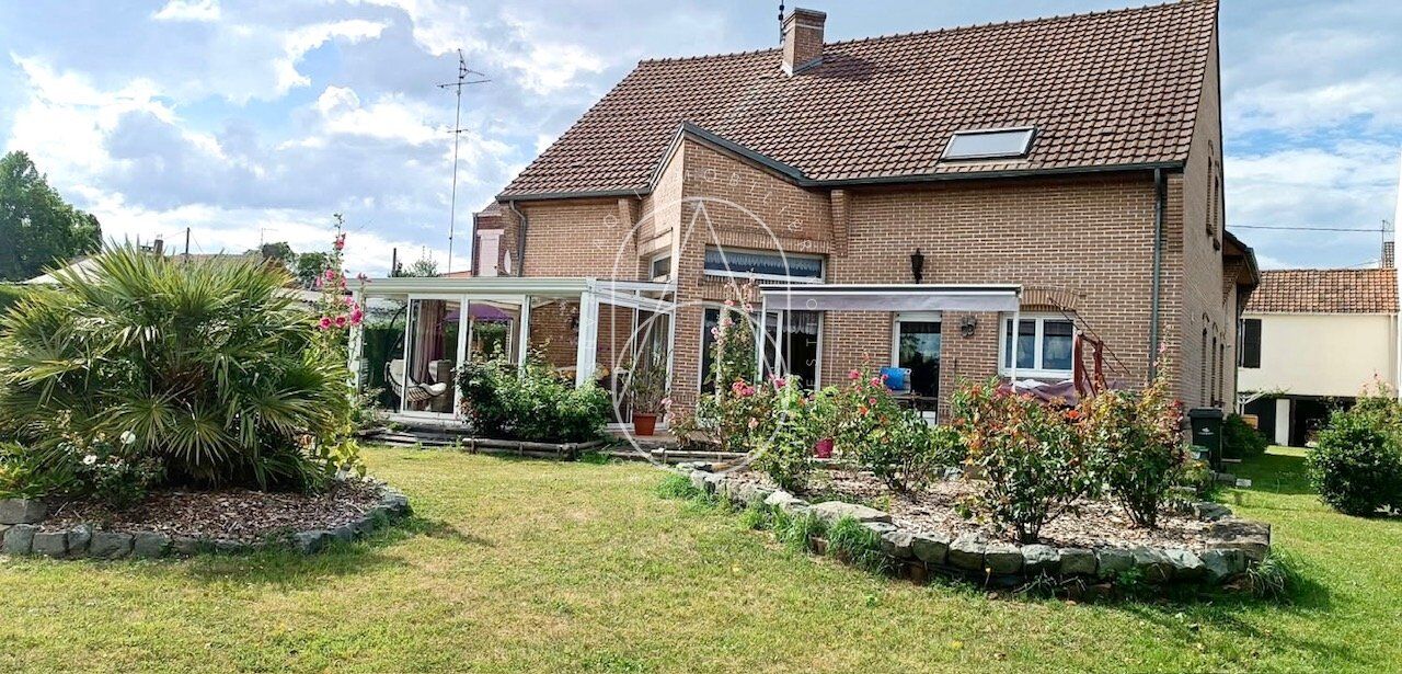 3 غرف نوم قلاع في Valenciennes, France رقم 308133